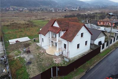 Vila deosebita Parter Mansarda de in Odobesti - 11