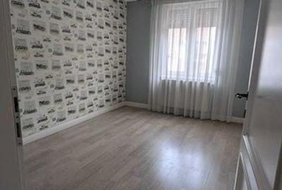 Apartament cu 3 camere decomandat în Iosia