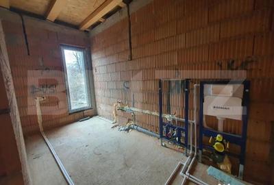 Casă cu 4 camere cu Teren 430 Mp în Central - 2