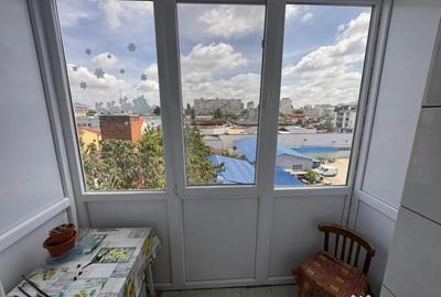Apartament cu 3 camere decomandat în Craiovița Nouă - 1