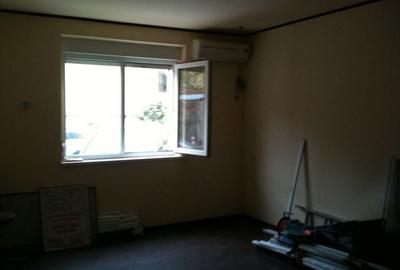 Spațiu comercial, de 75 mp, în Central - 3