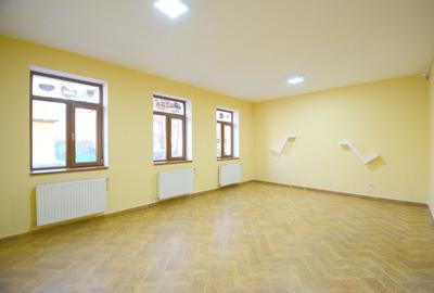 Casă individuală cu 6 camere cu Canalizare în Mehala - 1