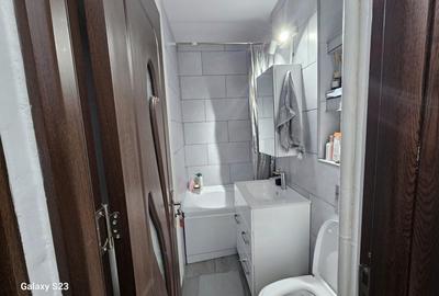 DE VANZARE-APARTAMENT 2 CAMERE-DACIA ZIMBRU - 3