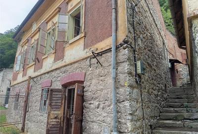 Oravita, Casa cu Spatiu Comercial, Zona Lacul Mic, Pret Nego - 1