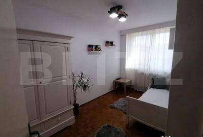 Apartament cu 3 camere semidecomandat, mobilat în Central - 1