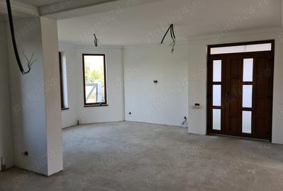 Nou 153 mp are curte privata cu acces auto - 10