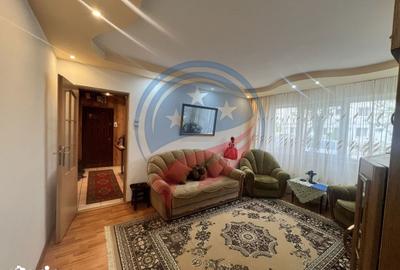 Apartament cu 3 camere semidecomandat în Craiovița Nouă - 3