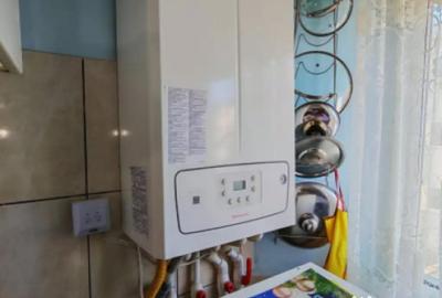 Garsonieră decomandată în Central - 9