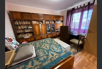 Casă cu 8 camere cu Canalizare în Aradului - 13