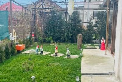 Casă individuală cu 5 camere cu Canalizare în Km 5 - 9