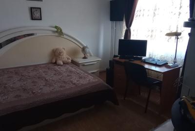 Apartament cu 2 camere decomandat, mobilat în Podu Roș - 3