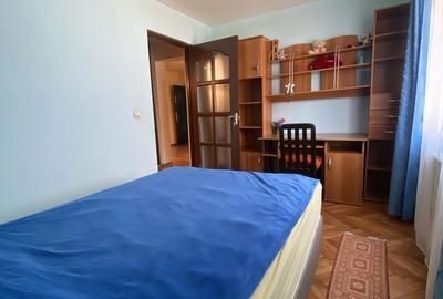 Apartament cu 3 camere decomandat în Central