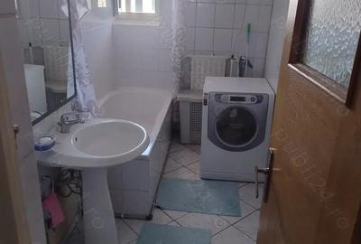 Apartament cu 2 camere decomandat în Victoriei