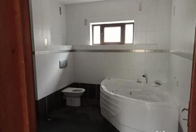 Casă cu 4 camere cu Teren 500 Mp în Bd. Coșbuc - 9