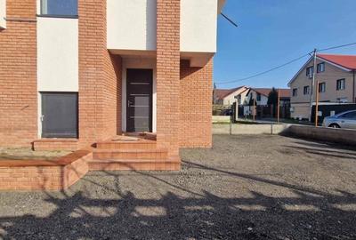 Casă cu 6 camere cu Teren 290 Mp în Cumpăna - 9