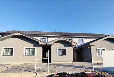 Casă cu 4 camere cu Canalizare în Moșnița Nouă