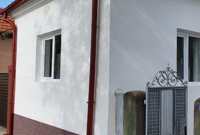 Casă individuală cu 3 camere cu Teren 400 Mp în Central - 1