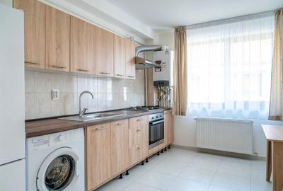 Apartament cu 2 camere decomandat în Tractorul