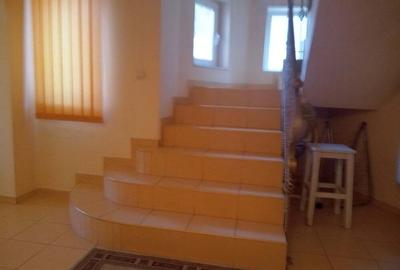 Casă cu 3 camere în Central - 9