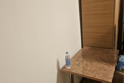 Garsonieră decomandată în Titan