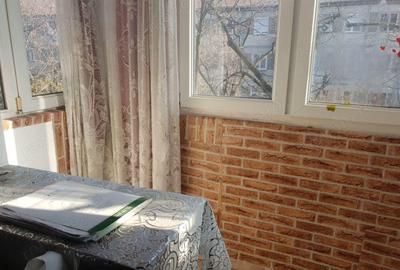 4 camere etaj 3 Circumvalatiunii, str. Stelelelor ... cu CENTRALA PROPRIE, neamenajat - 3