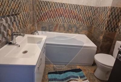 Apartament cu 3 camere de inchiriat in zona Km 5 - 5