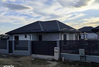 Casă cu 3 camere cu Teren 485 Mp în Tărtășești - 1