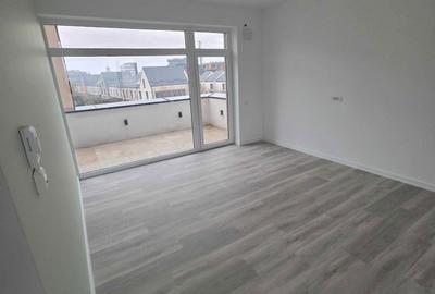 Apartament cu 2 camere decomandat în Central - 3