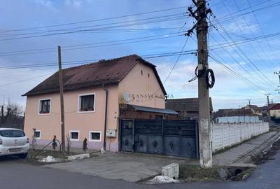 Casa de vanzare cu potential ridicat in Cornatel jud.Sibiu - 1