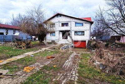 Casă individuală cu 10 camere cu Teren 1100 Mp în Teiș - 2