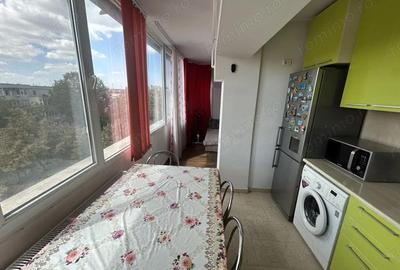 Apartament cu 3 camere semidecomandat în Tomis II - 8
