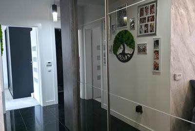 Apartament cu 3 camere în Piața Centrală - 1