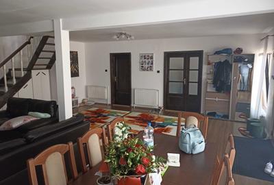 Casă cu 4 camere cu Teren 300 Mp în Central - 6