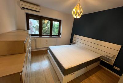 Apartament cu 3 camere, mobilat în Central