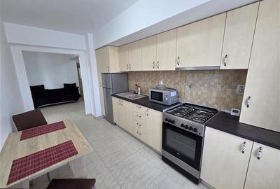 Apartament cu 2 camere semidecomandat, mobilat în Tractorul - 23