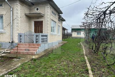 Casă cu 3 camere cu Teren 5810 Mp în Central