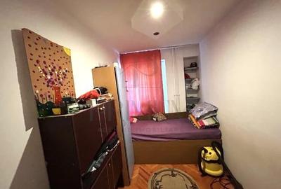 Apartament cu 3 camere decomandat, mobilat în Dâmbovița