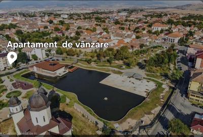Apartament cu 3 camere decomandat în Central - 1