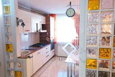 Apartament cu 3 camere semidecomandat, mobilat în Micro 17 - 8