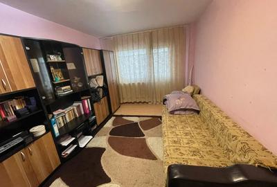 Vand apartament etaj 1 - 4