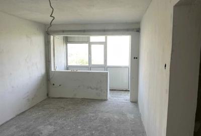 Apartament cu 2 camere semidecomandat în Micro 6 - 4