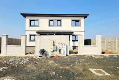 Casă cu 3 camere cu Teren 378 Mp în Central - 1