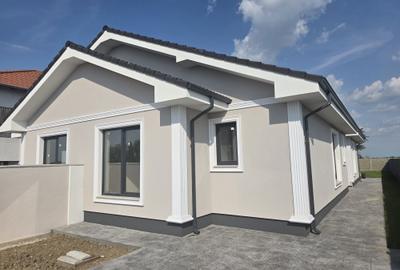 Casă cu 3 camere în Moșnița Nouă - 6