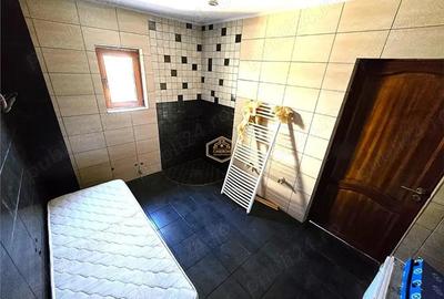 Casă cu 5 camere cu Teren 1000 Mp în Central - 10