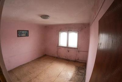 Oportunitate de Investi?ie: Apartament cu Doua Camere decomandat - 4