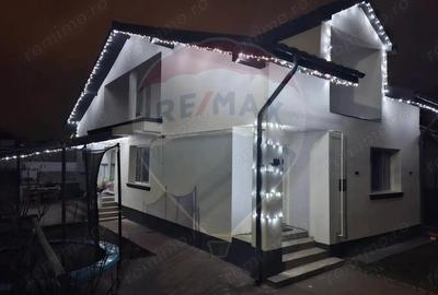 Casa / Vila in zona Est - 10