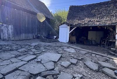 Casă cu 6 camere cu Teren 1971 Mp în Ațel - 4