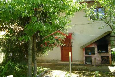 Casă cu Teren 880 Mp în Cornu - 2