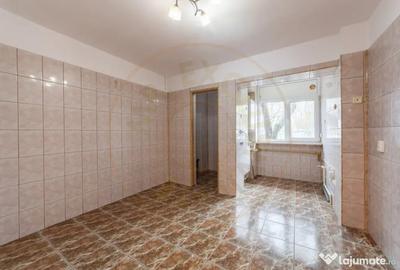 Apartament cu 5 camere decomandat în Rolast - 2
