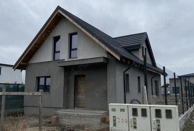 Casă cu 4 camere în Central - 2